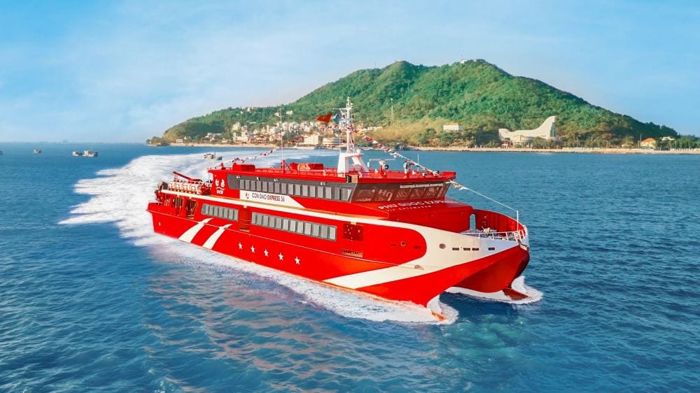 Di chuyển tới Côn Đảo bằng tàu cao tốc